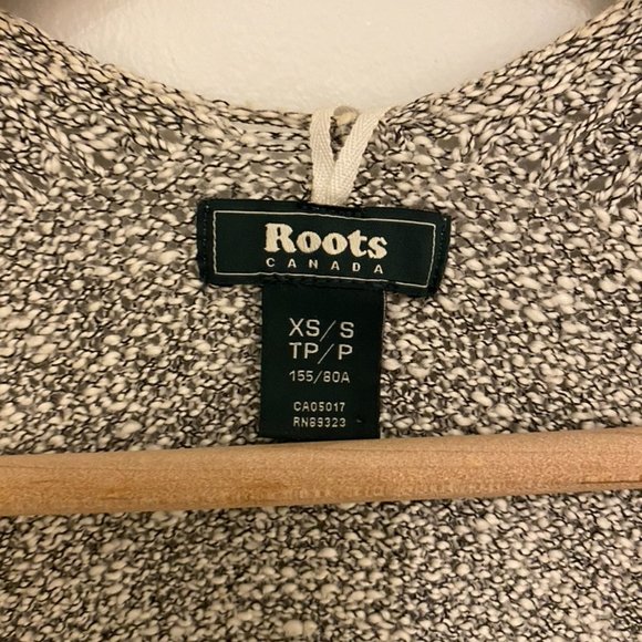 The perfect Roots Fall Cardigan Sweater. Size XS. - Picture 2 of 5